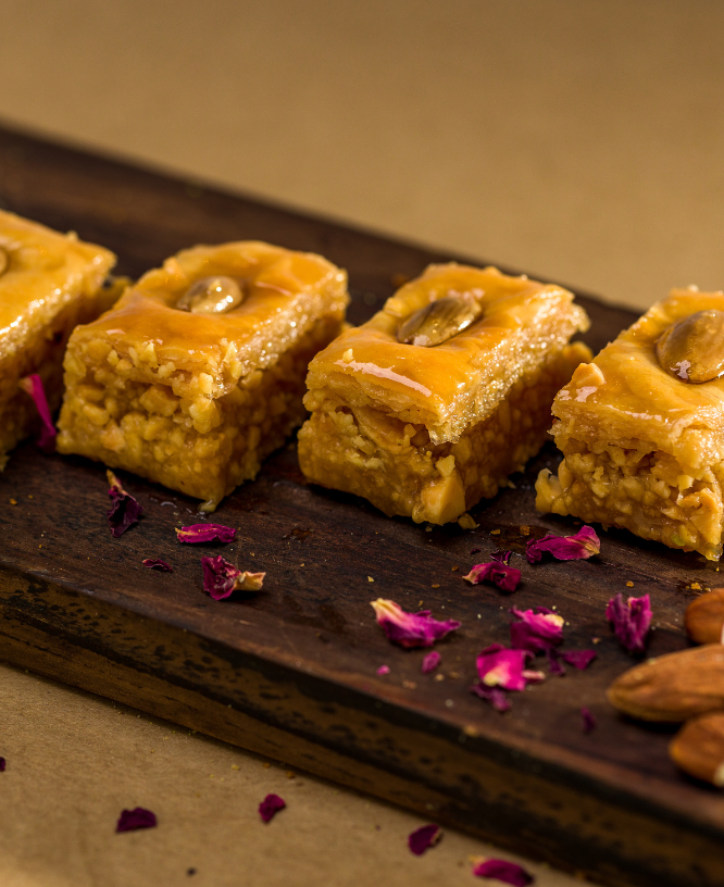 Baklava with pear and almonds 150g